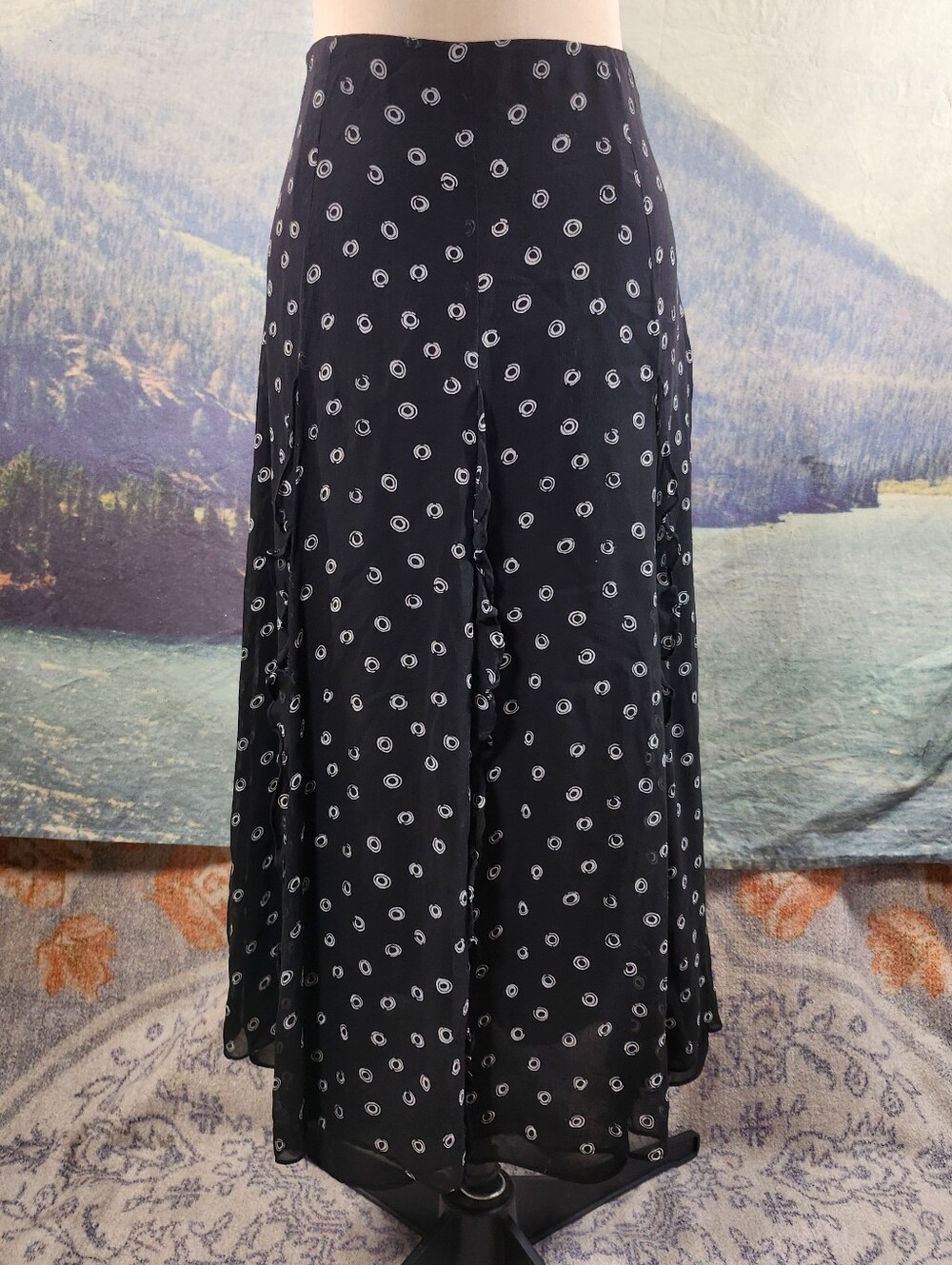 Vtg 90s 100% Silk Fluttery Black White Abstract Circles Print Skirt 6 Harold's
